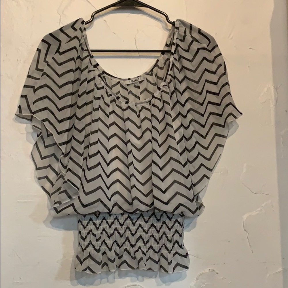 Lightweight Black and White Zig Zag Blouse